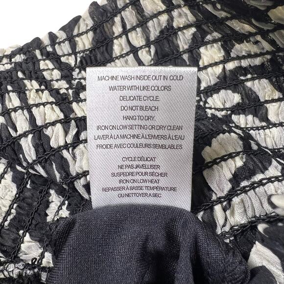 Monochrome Palm Print Flutter Sleeve Blouse S | Black Ivory Resort Editorial Top - Picture 7 of 12